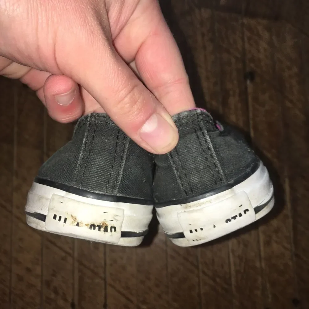 Converse black white